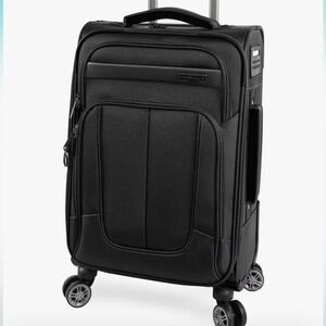 Perry Ellis Charleston Lightweight Spinner Luggage,black
